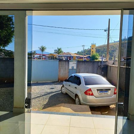 Casa Espacosa Em Frente A Pracinha Capitólio Εξωτερικό φωτογραφία