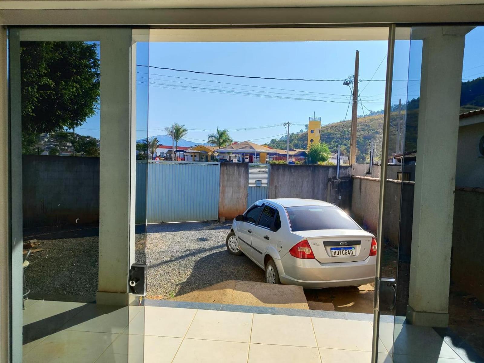 Casa Espacosa Em Frente A Pracinha Capitólio Εξωτερικό φωτογραφία
